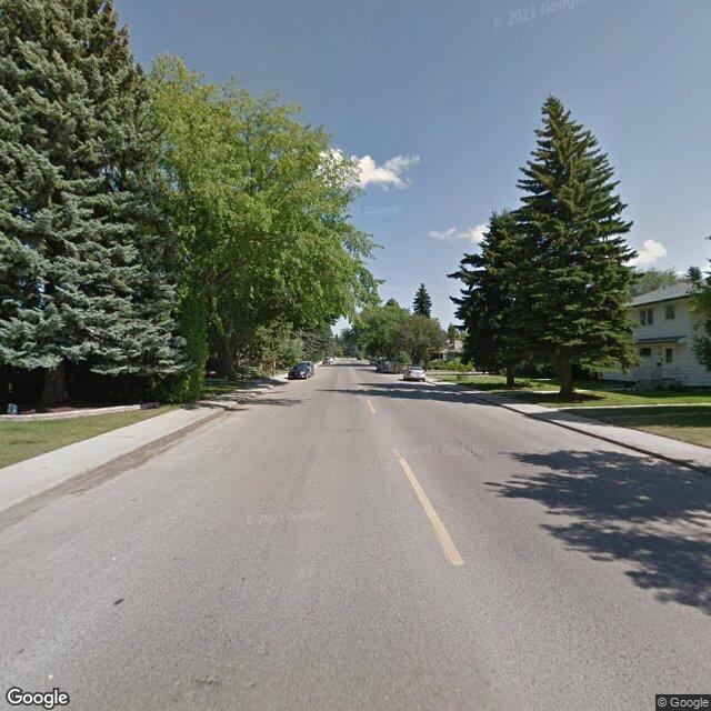A street in Grosvenor Park, Saskatoon